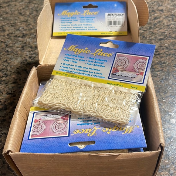 Lot of 10 Peel & Stick Lace Edging White Floral Shelves Decor NEW!! - Picture 2 of 10